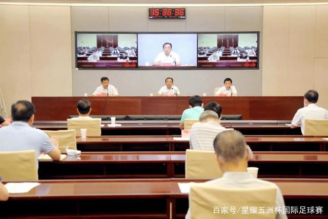 申花主教练斯卢茨基变了 变得喜欢赛中多换人了？